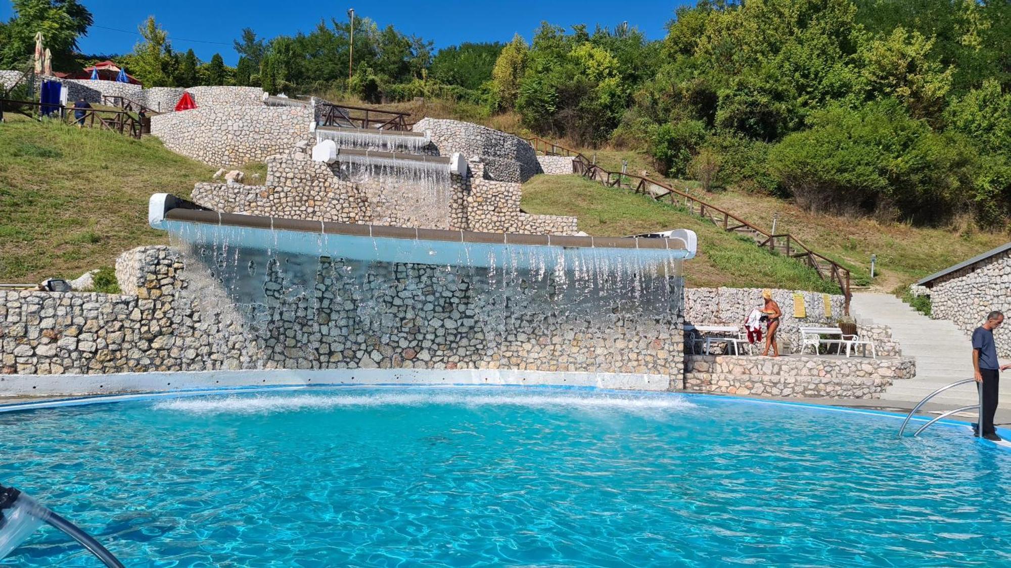 Park Lake Suite Тузла Экстерьер фото